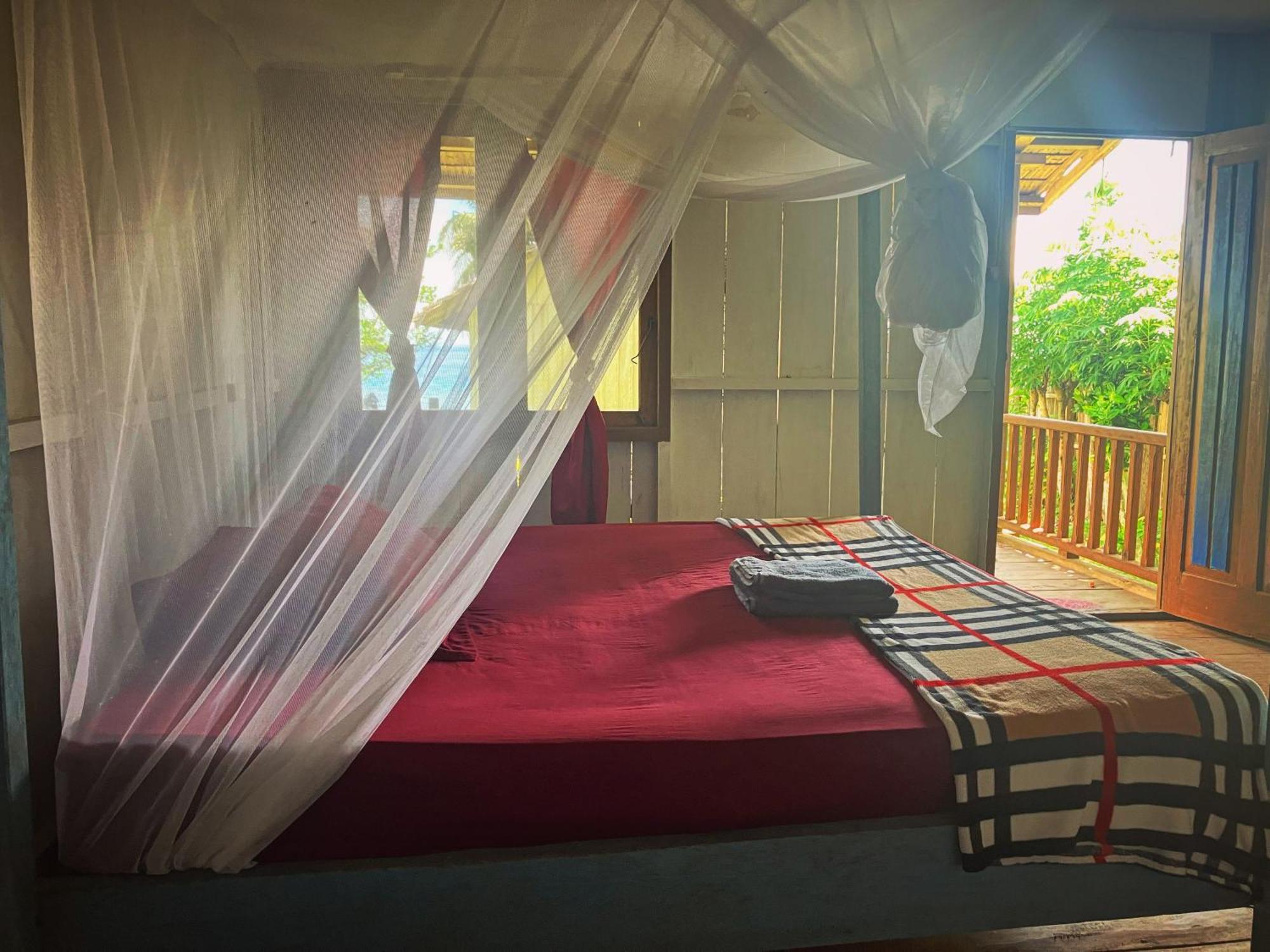 Pristine Paradise Dive Resort - Togean Islands, Una Una Pulau Unauna ภายนอก รูปภาพ