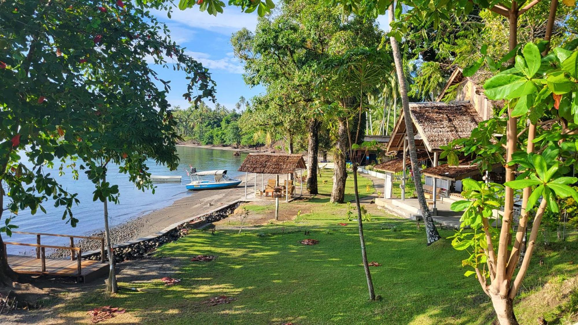Pristine Paradise Dive Resort - Togean Islands, Una Una Pulau Unauna ภายนอก รูปภาพ